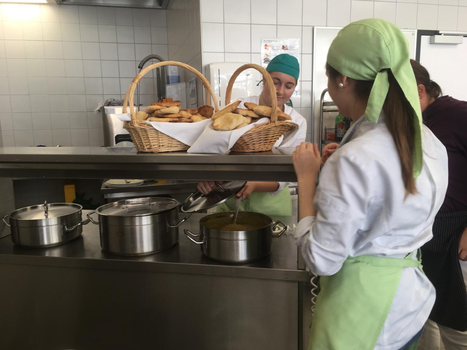 Indisches Mittagessen – Ein Tolles Diplomprojekt Von Hanna Laimgruber Und Larissa Reiter